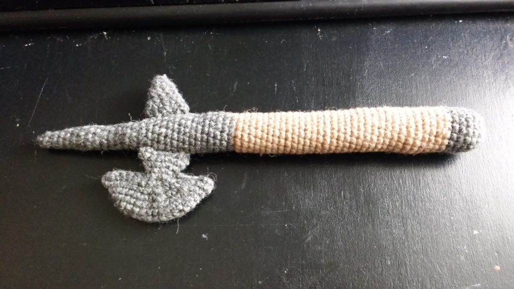 Crochet Hallebarde donjon et dragon