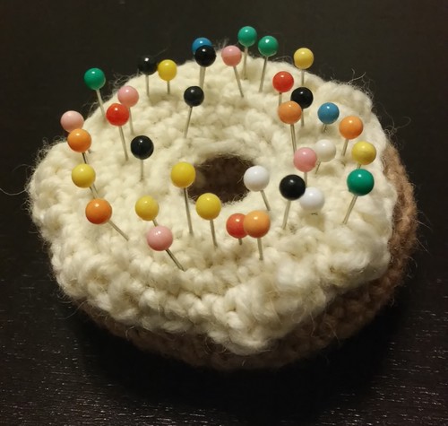 Crochet #13 : Coussin à épingles Donut