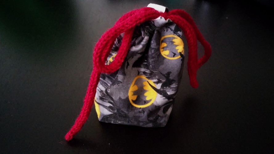 Couture #8 : Sac de dés Batman