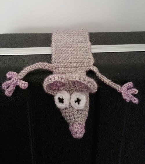 Crochet #37 : Marque-page rat de bibliothèque
